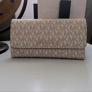 Michael Kors Large Logo Travel Wallet Vanilla